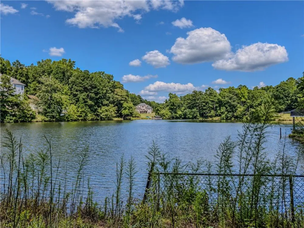 3551 Lochwolde Lane Snellville, GA 30039