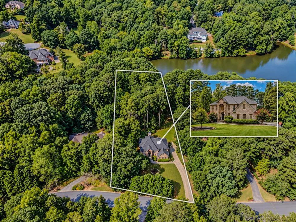 3551 Lochwolde Lane Snellville, GA 30039