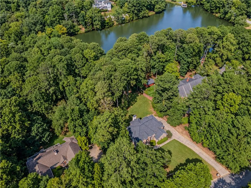 3551 Lochwolde Lane Snellville, GA 30039