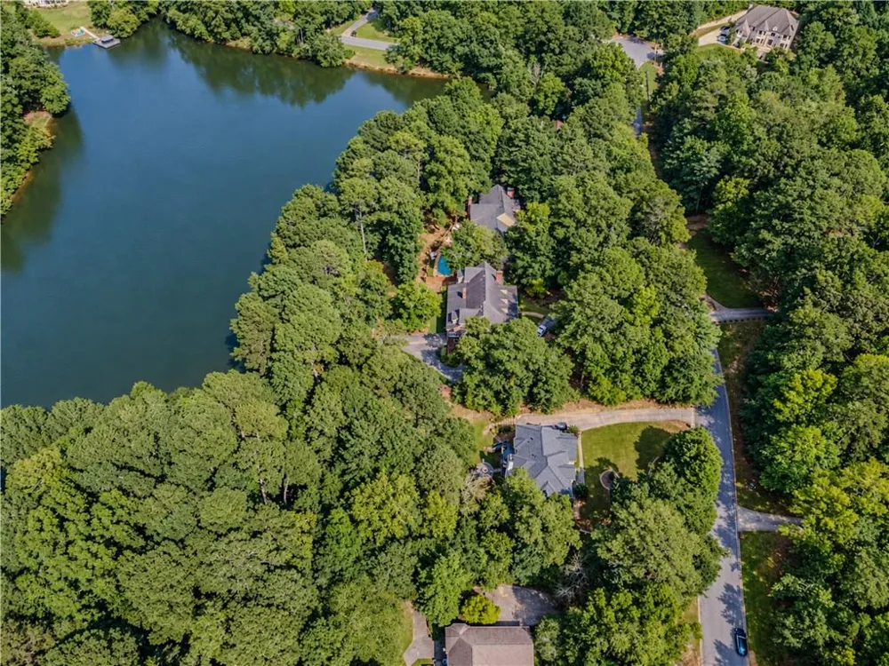 3551 Lochwolde Lane Snellville, GA 30039