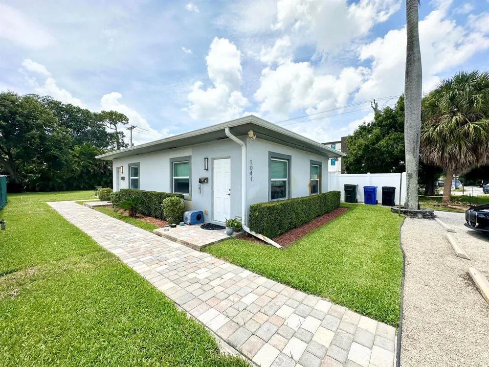 1041 NE 16th Avenue #W Fort Lauderdale, FL 33304