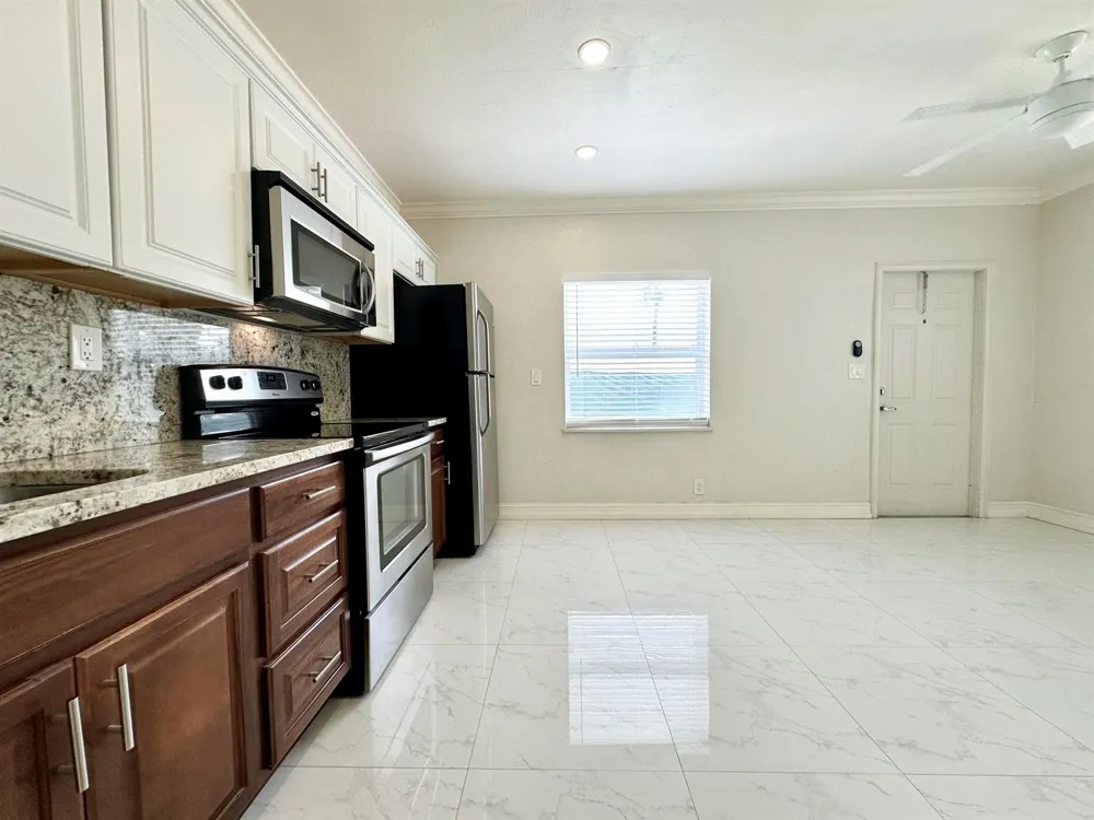 1041 NE 16th Avenue #W Fort Lauderdale, FL 33304