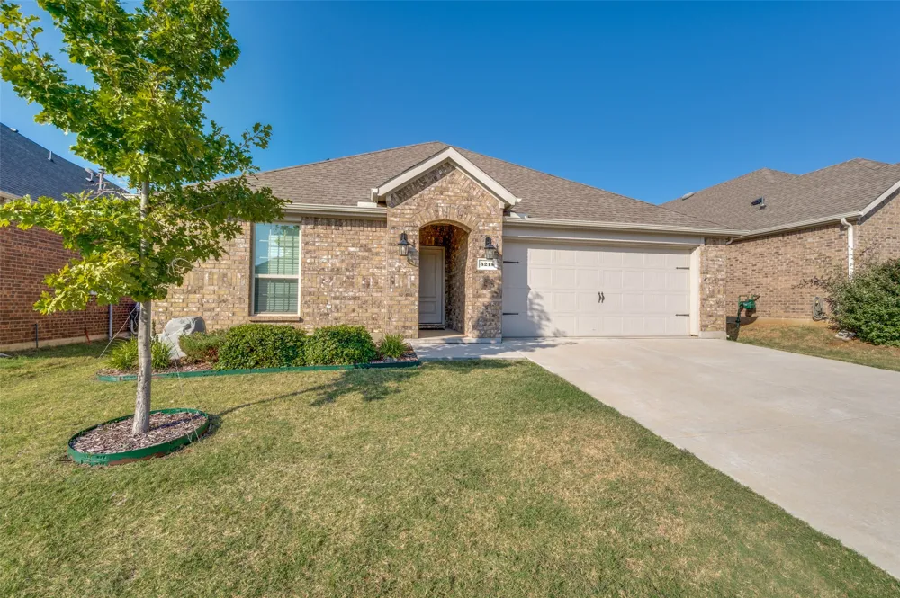 3215 Texas Trail Aubrey, TX 76227