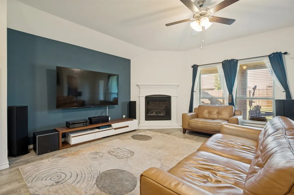 3215 Texas Trail Aubrey, TX 76227