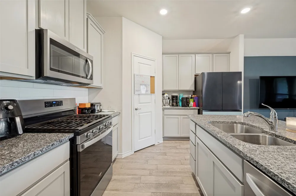 3215 Texas Trail Aubrey, TX 76227