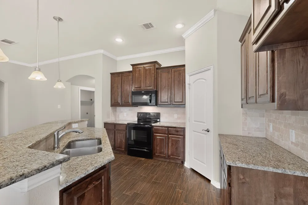 2100 McAllister Princeton, TX 75407