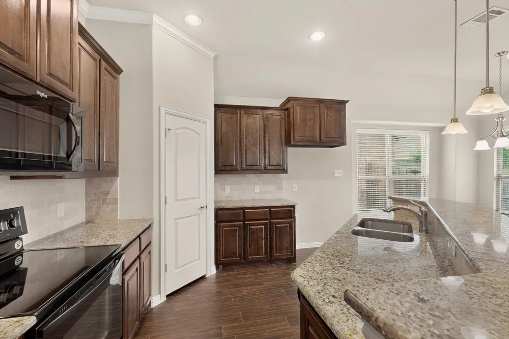 2100 McAllister Princeton, TX 75407