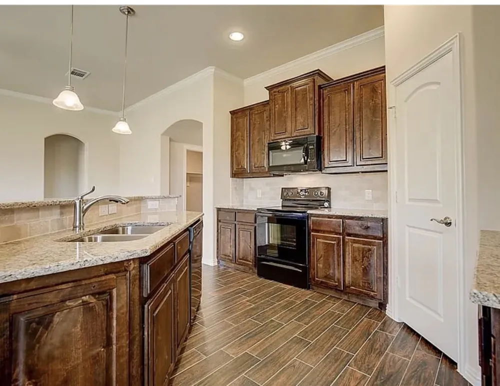 2100 McAllister Princeton, TX 75407