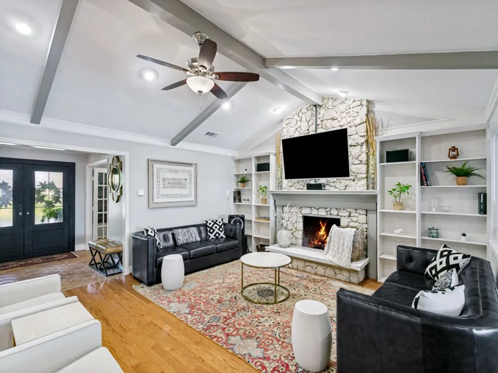 16821 Park Hill Drive Dallas, TX 75248
