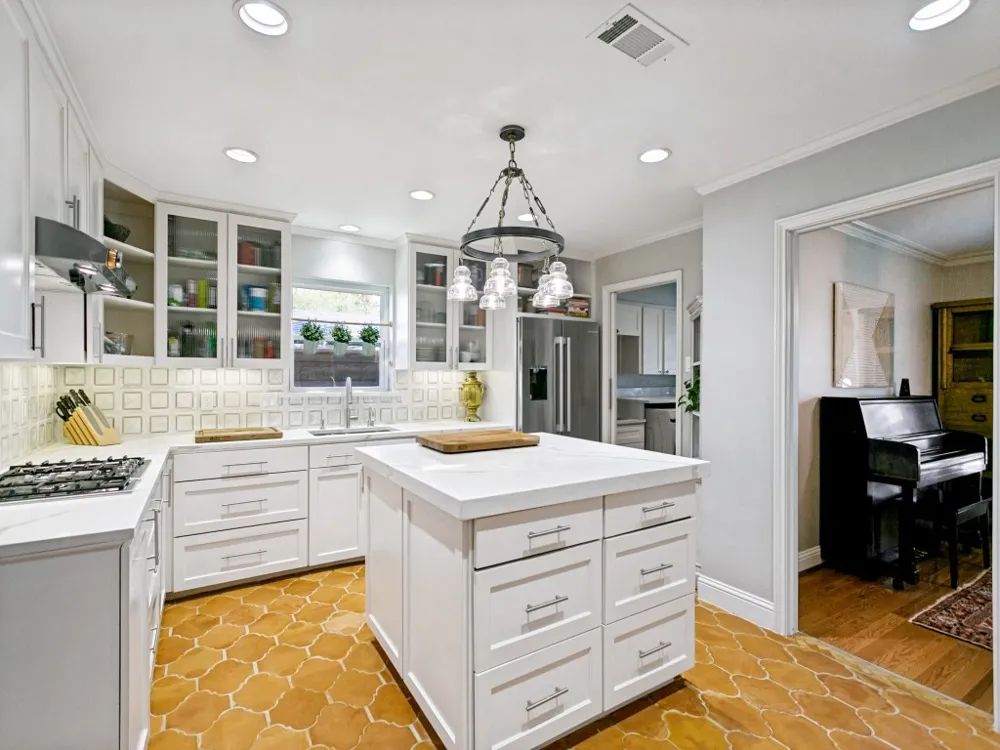16821 Park Hill Drive Dallas, TX 75248