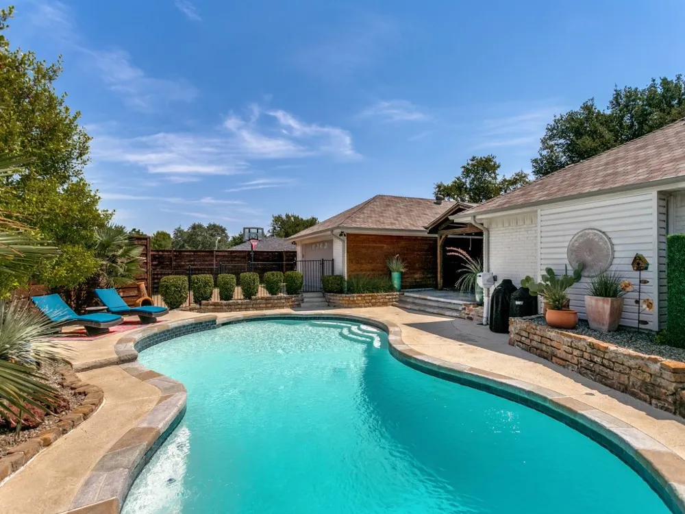16821 Park Hill Drive Dallas, TX 75248