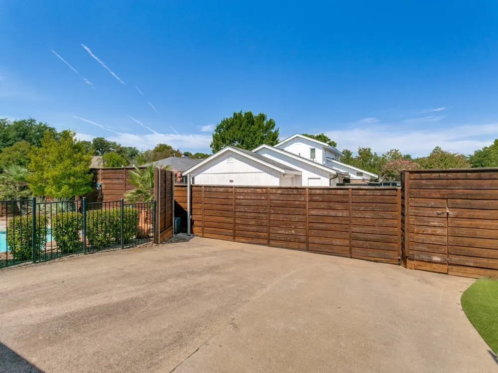 16821 Park Hill Drive Dallas, TX 75248