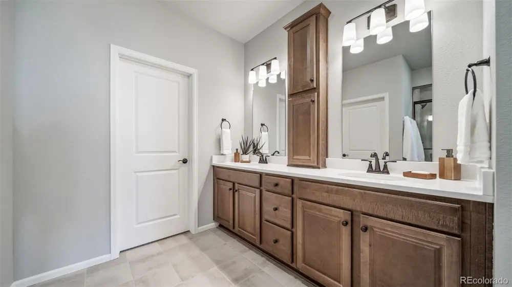 4972 Tempe Street Aurora, CO 80019