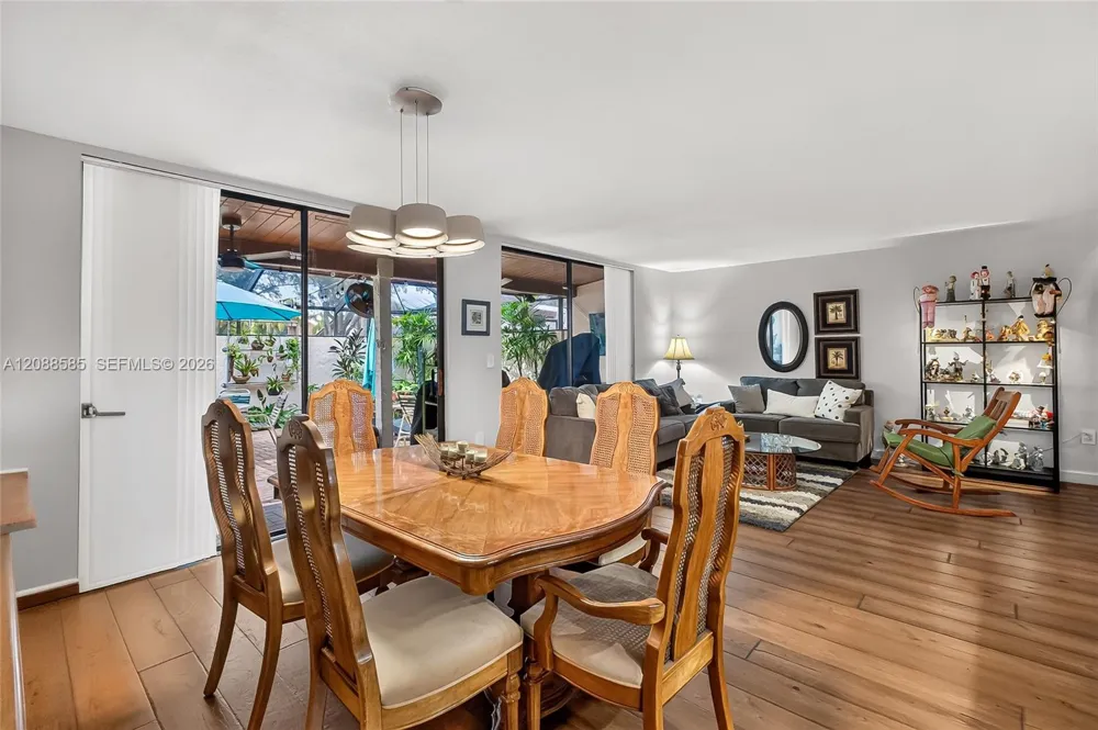 10656 SW 76th Ter Miami, FL 33173