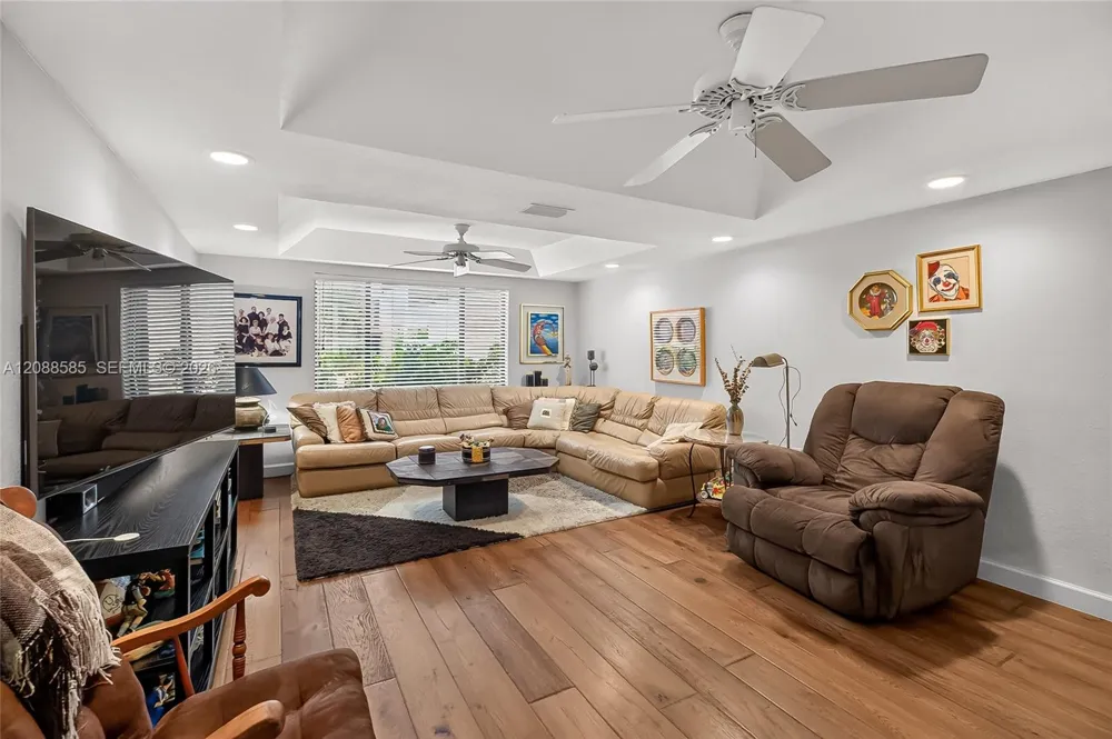 10656 SW 76th Ter Miami, FL 33173