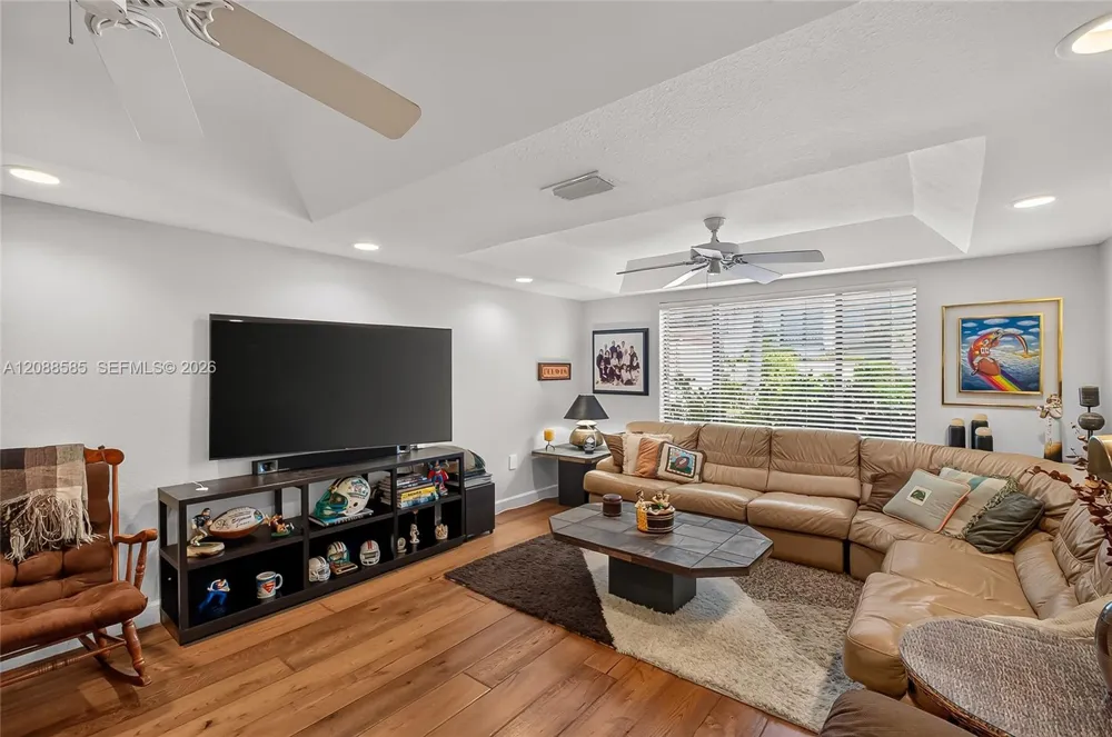 10656 SW 76th Ter Miami, FL 33173