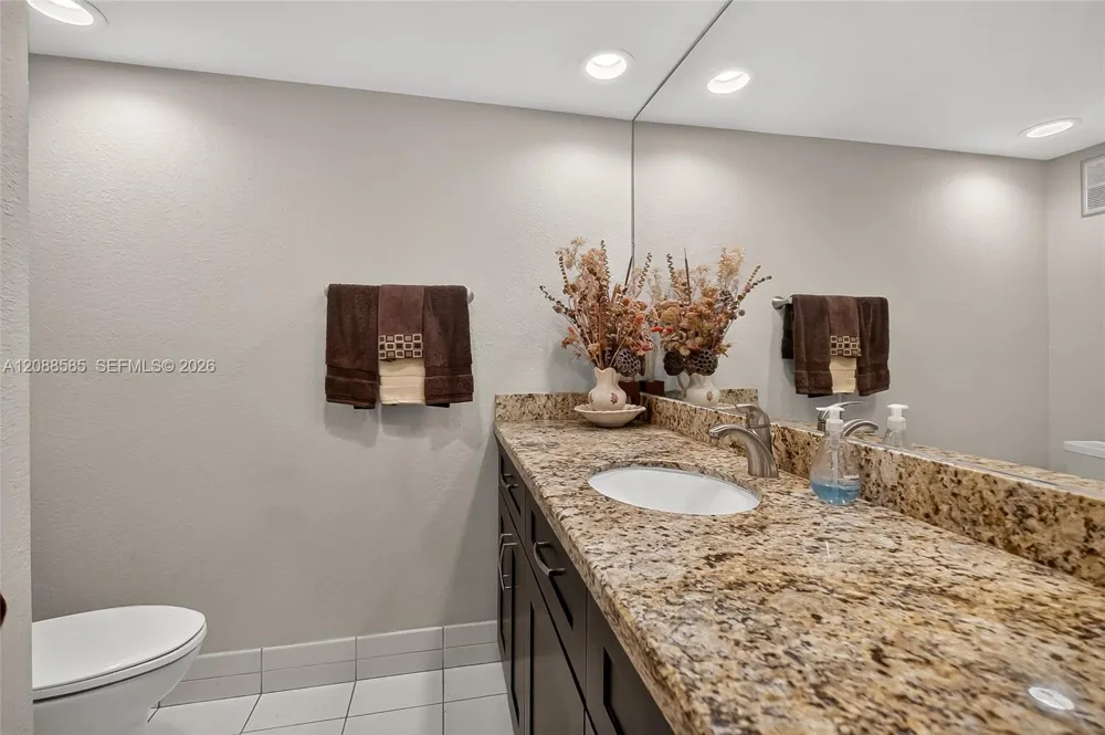 10656 SW 76th Ter Miami, FL 33173