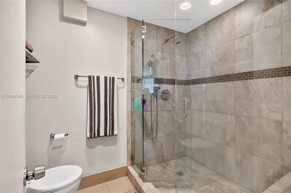 10656 SW 76th Ter Miami, FL 33173