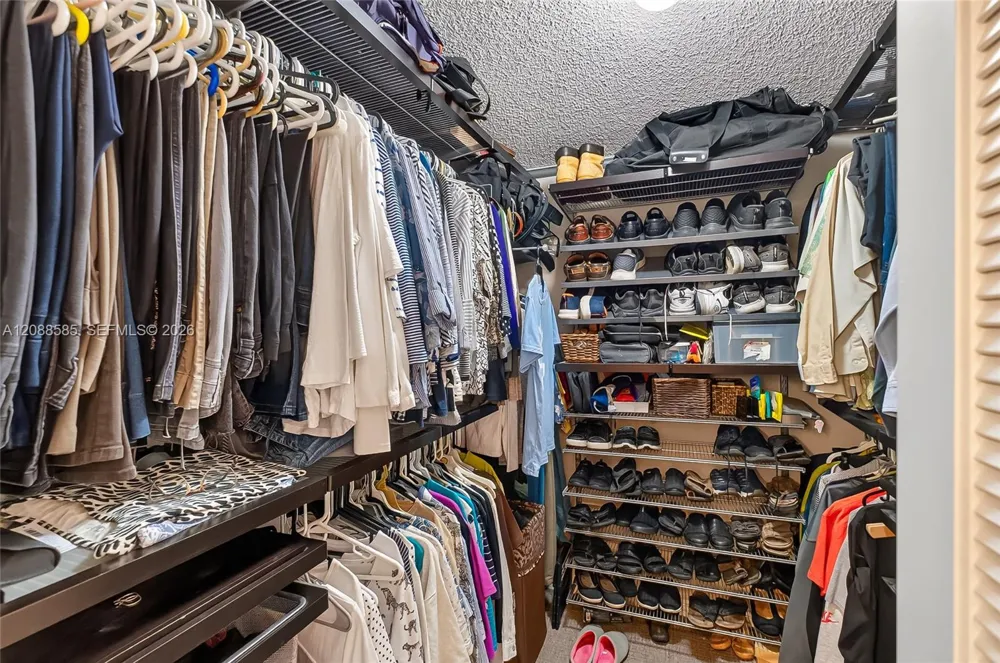 10656 SW 76th Ter Miami, FL 33173