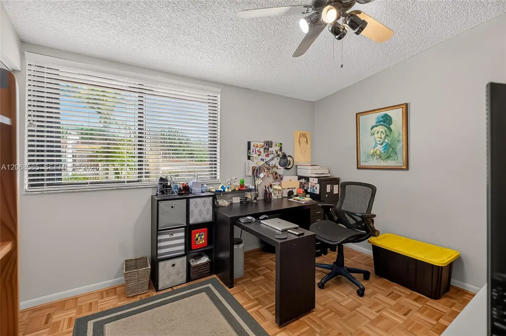 10656 SW 76th Ter Miami, FL 33173