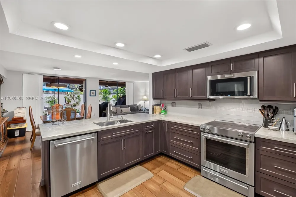 10656 SW 76th Ter Miami, FL 33173