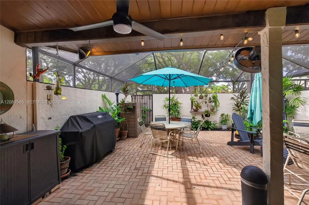 10656 SW 76th Ter Miami, FL 33173