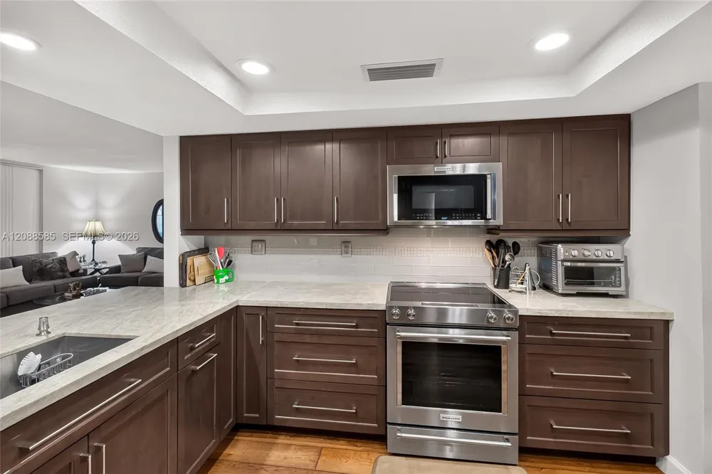 10656 SW 76th Ter Miami, FL 33173