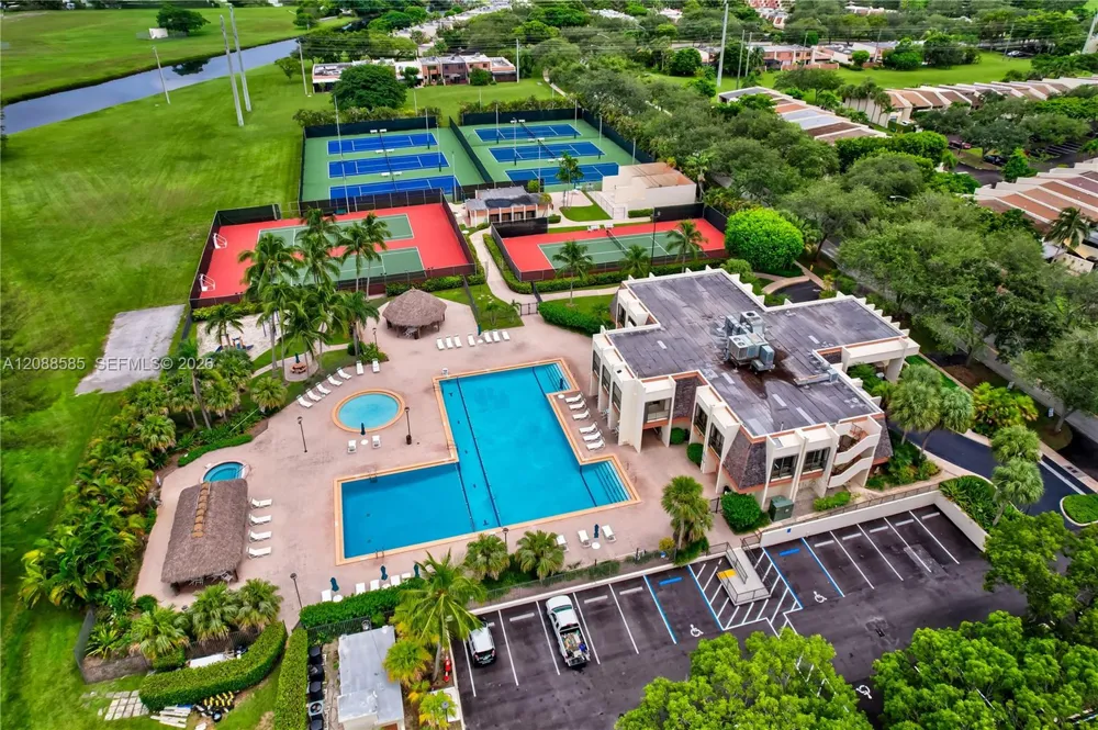 10656 SW 76th Ter Miami, FL 33173
