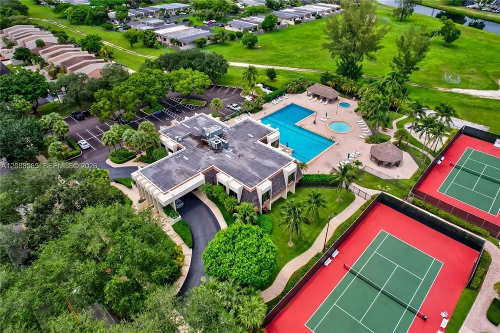 10656 SW 76th Ter Miami, FL 33173
