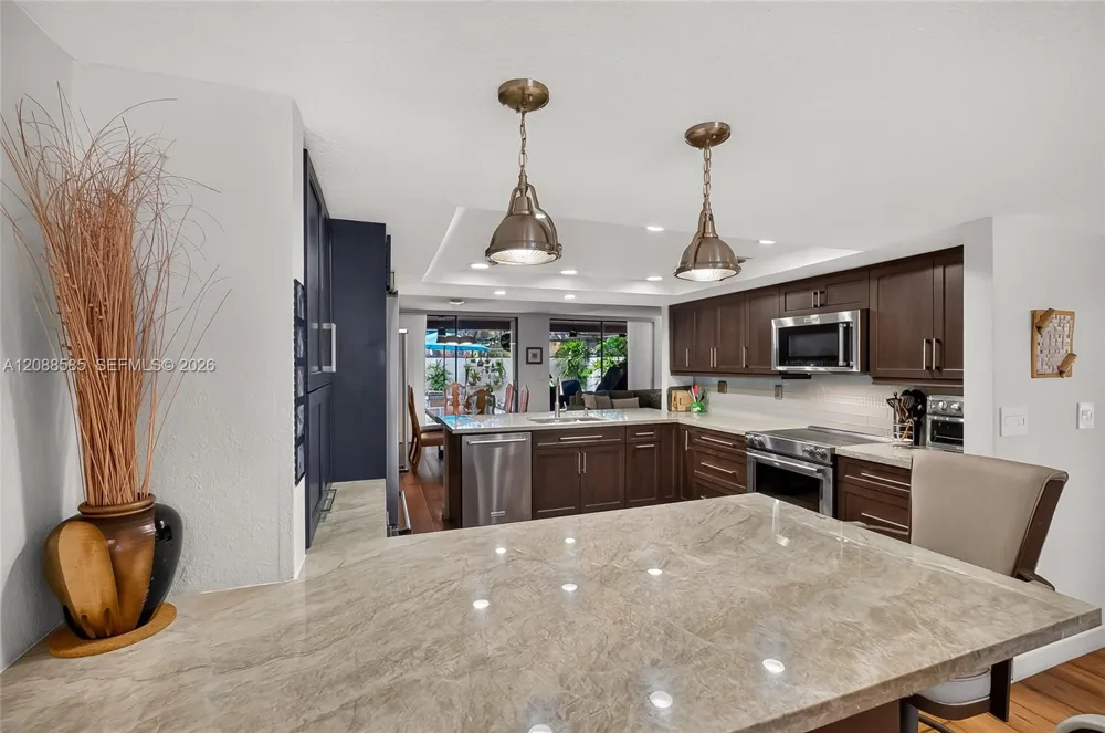 10656 SW 76th Ter Miami, FL 33173