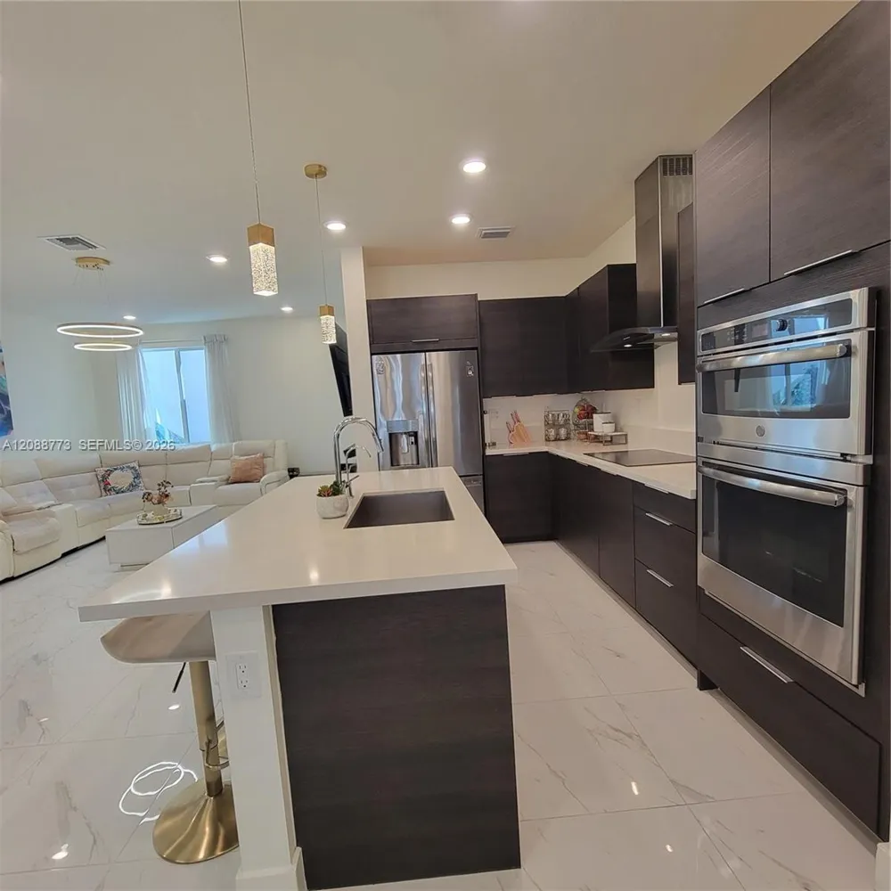 10440 NW 67th St #10440 Doral, FL 33178