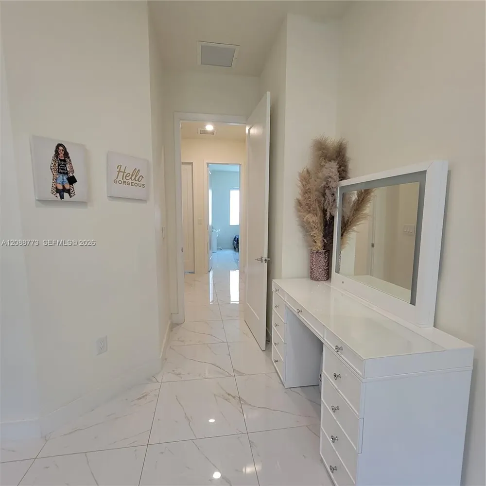 10440 NW 67th St #10440 Doral, FL 33178