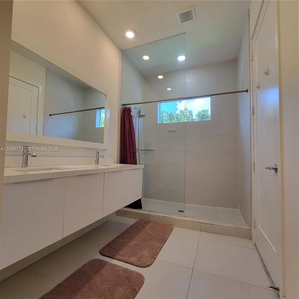 10440 NW 67th St #10440 Doral, FL 33178