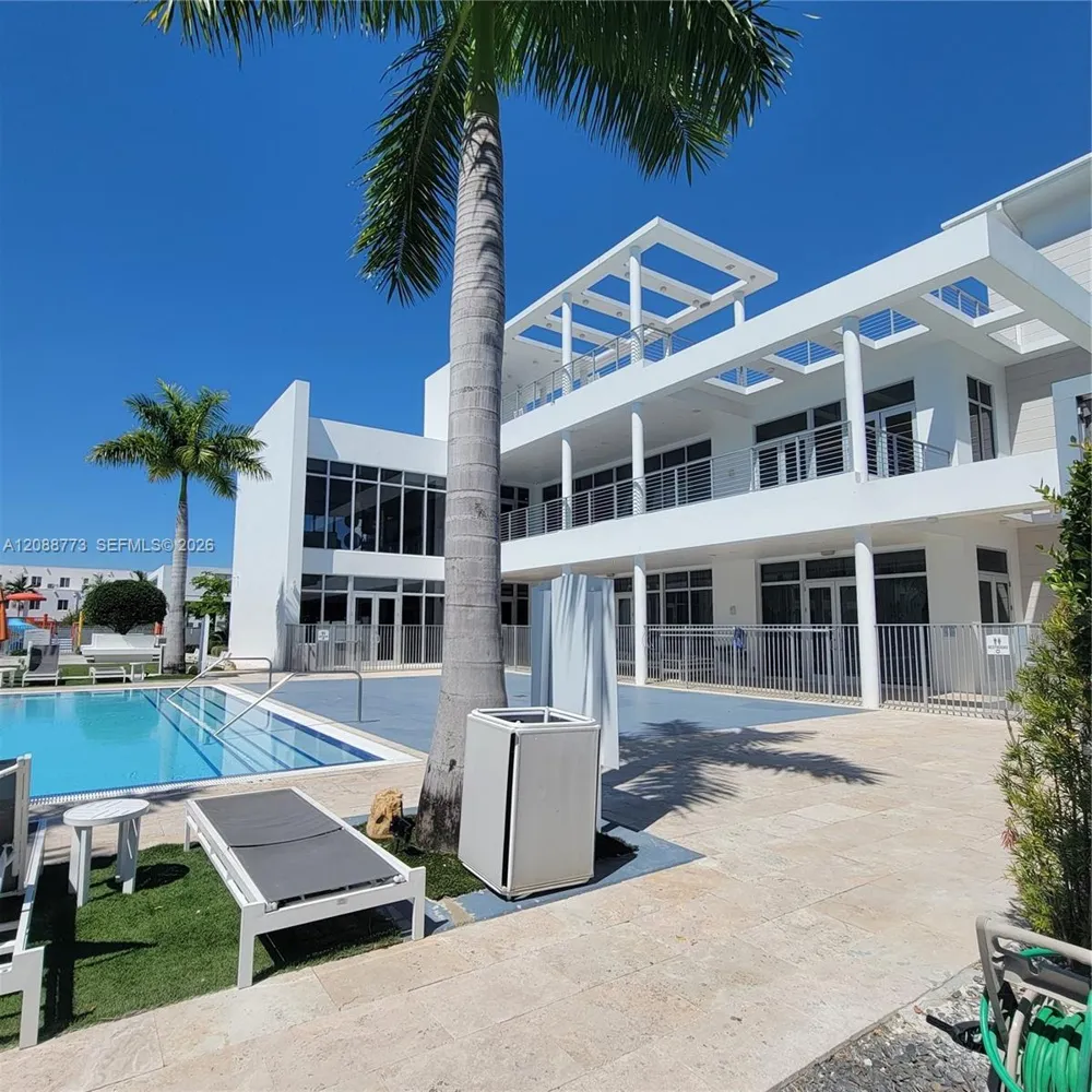 10440 NW 67th St #10440 Doral, FL 33178