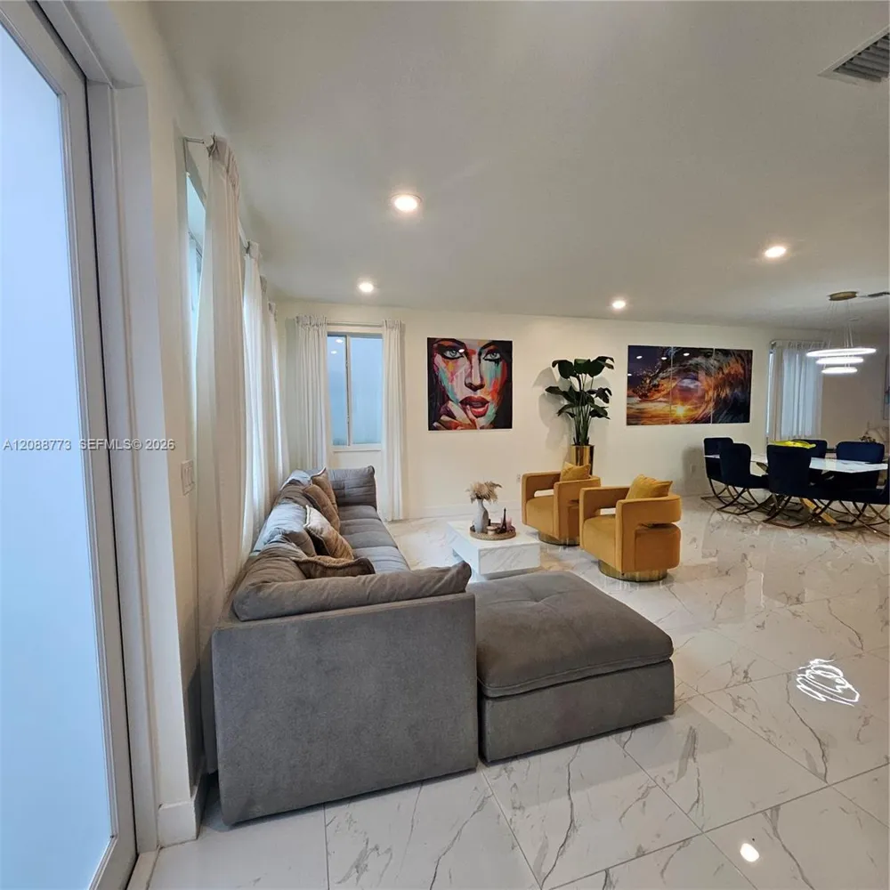 10440 NW 67th St #10440 Doral, FL 33178