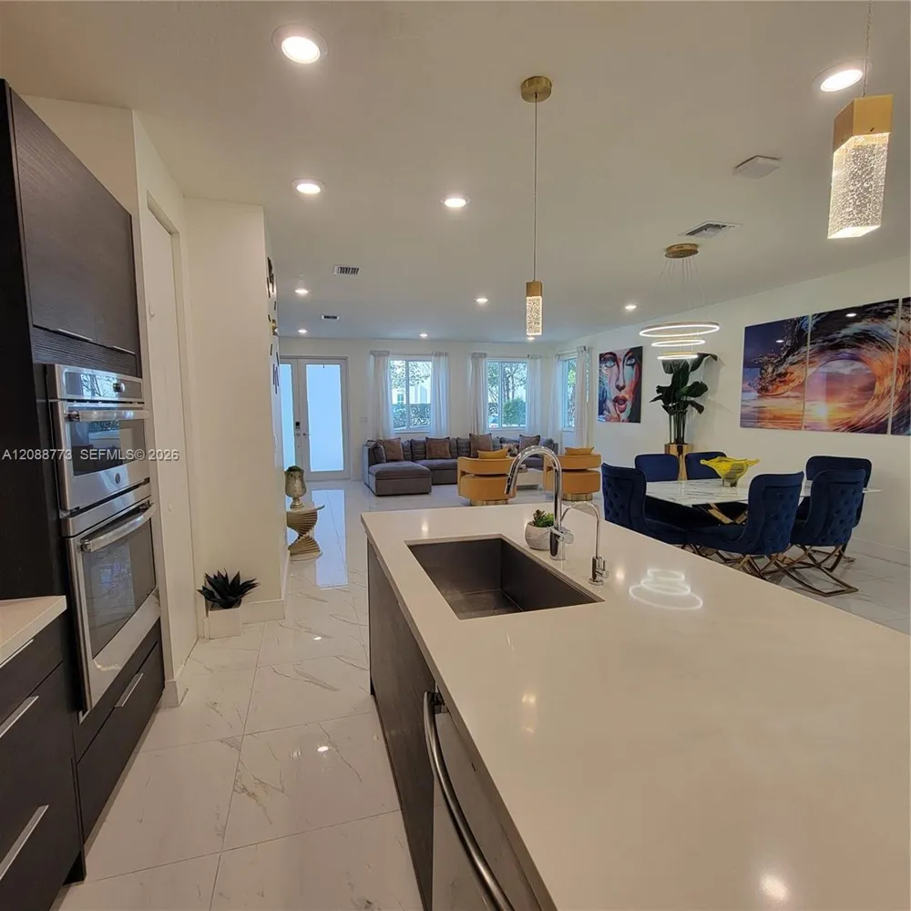 10440 NW 67th St #10440 Doral, FL 33178