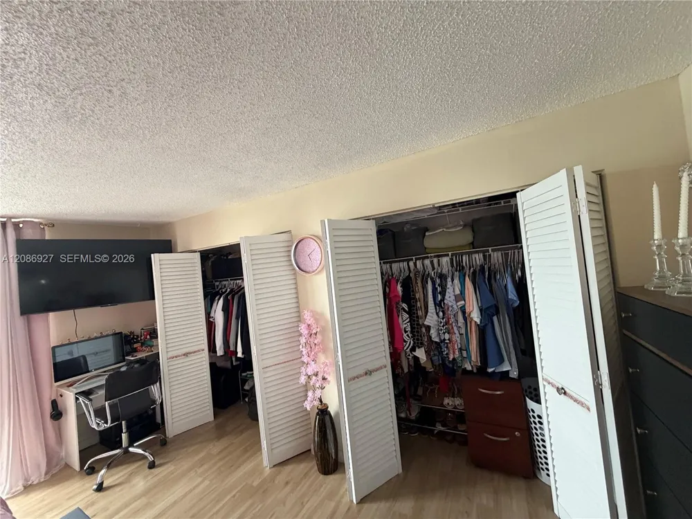 400 NW 107th Ave #4D Miami, FL 33172