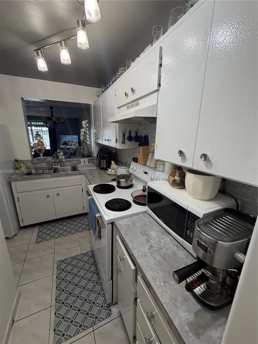 400 NW 107th Ave #4D Miami, FL 33172