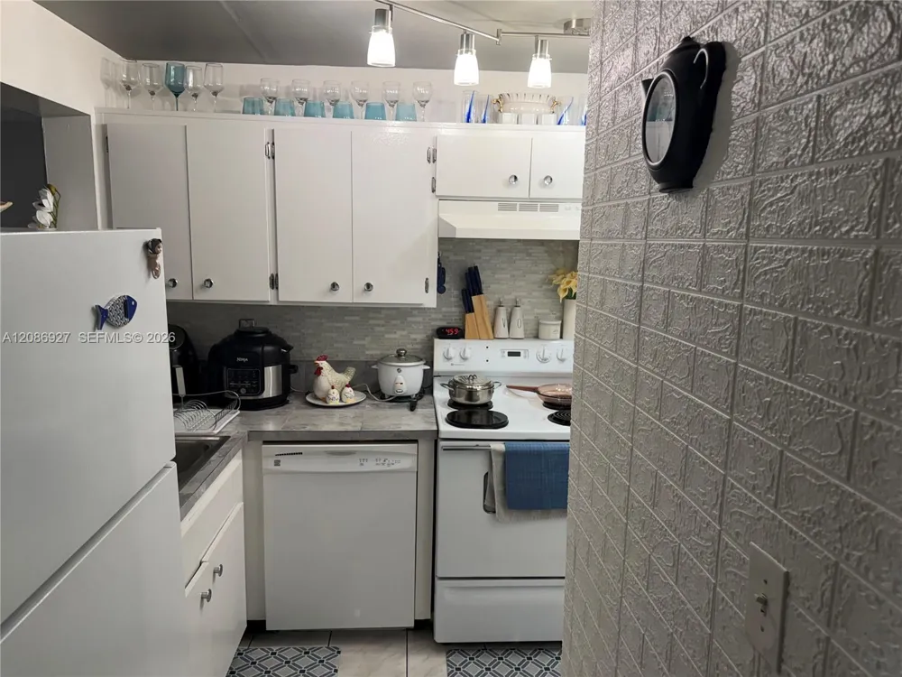 400 NW 107th Ave #4D Miami, FL 33172