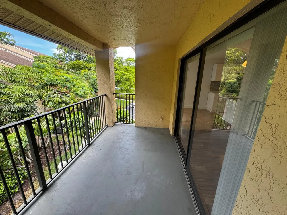 9999 Summerbreeze Dr #212 Sunrise, FL 33322