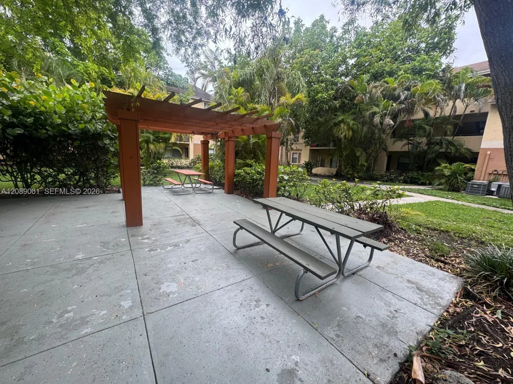 9999 Summerbreeze Dr #212 Sunrise, FL 33322