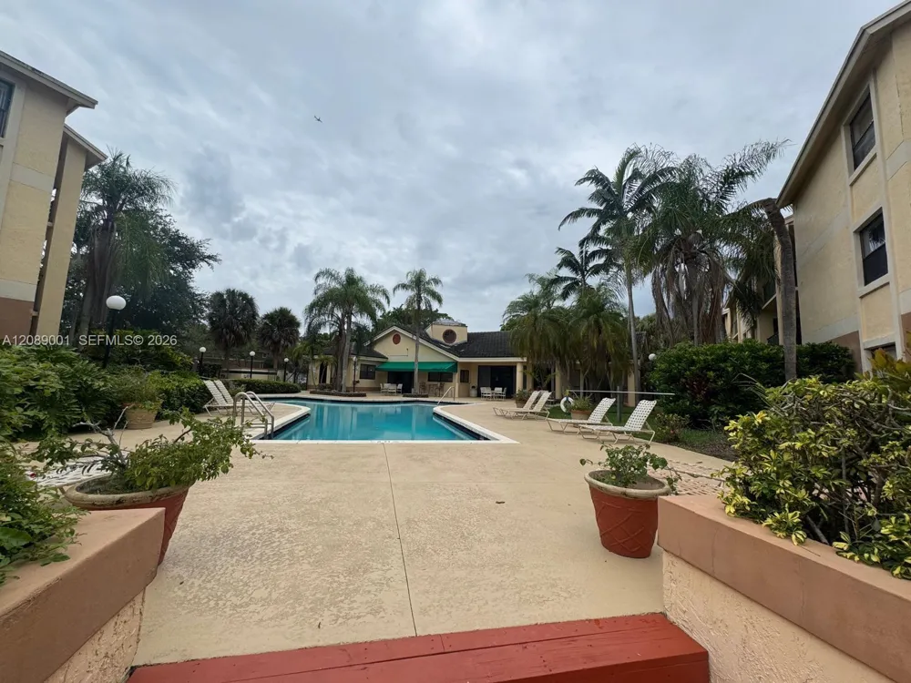 9999 Summerbreeze Dr #212 Sunrise, FL 33322
