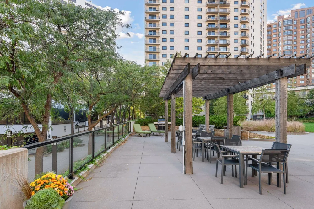 1225 Lasalle Avenue #2307 Minneapolis, MN 55403