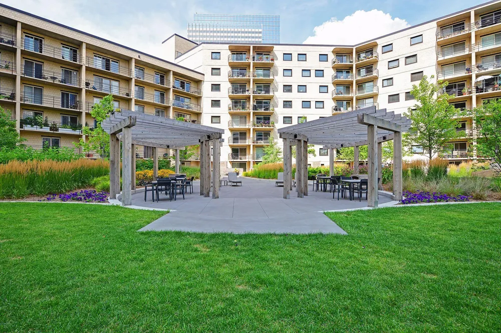 1225 Lasalle Avenue #2307 Minneapolis, MN 55403