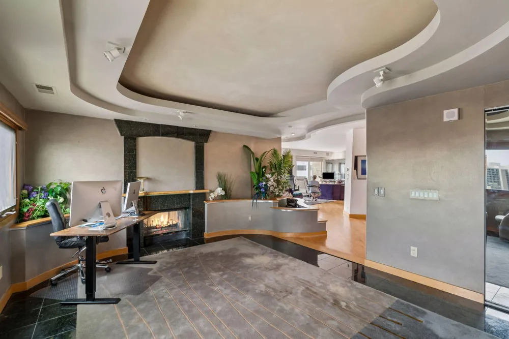1225 Lasalle Avenue #2307 Minneapolis, MN 55403