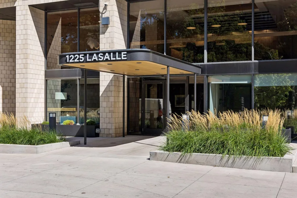 1225 Lasalle Avenue #2307 Minneapolis, MN 55403