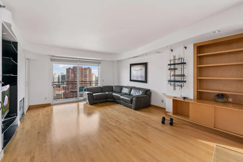 1225 Lasalle Avenue #2307 Minneapolis, MN 55403