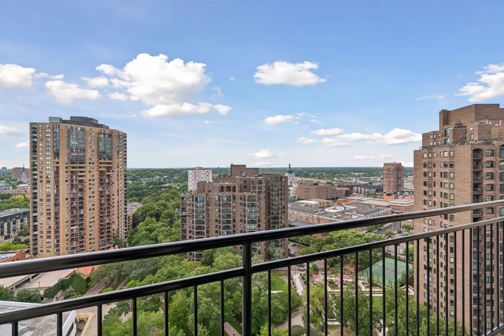 1225 Lasalle Avenue #2307 Minneapolis, MN 55403