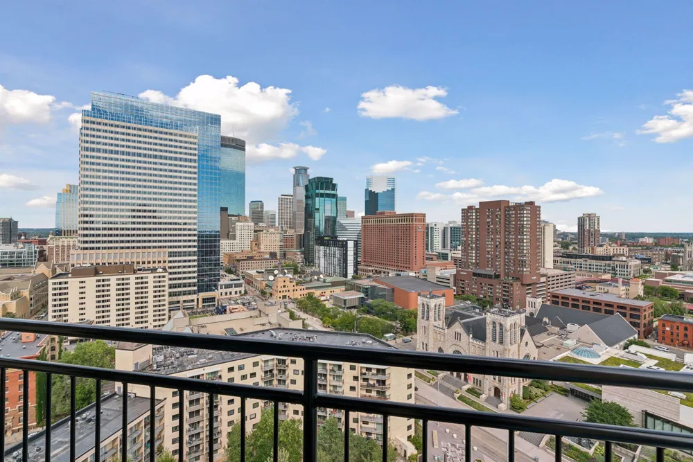 1225 Lasalle Avenue #2307 Minneapolis, MN 55403