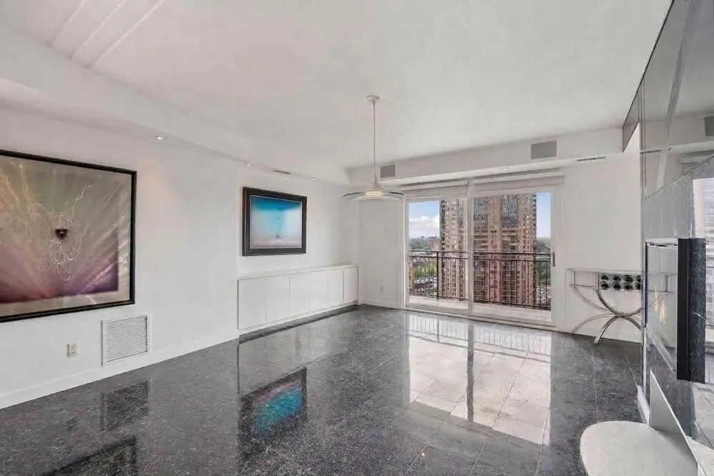 1225 Lasalle Avenue #2307 Minneapolis, MN 55403